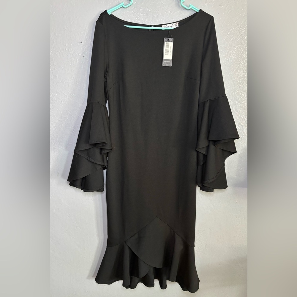 VFemage women’s cocktail dress. SZ 12 bell sleeves. Black. Back zip. NWT party